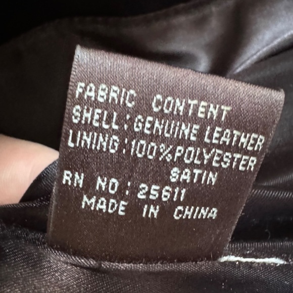 GUESS Vintage 1990’s Genuine Leather Jacket Size M - Picture 8 of 10